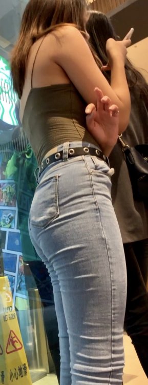 Tight Jeans And Nice Ass