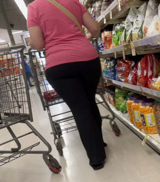 Tight Teen ass at grocery store Hidden cam