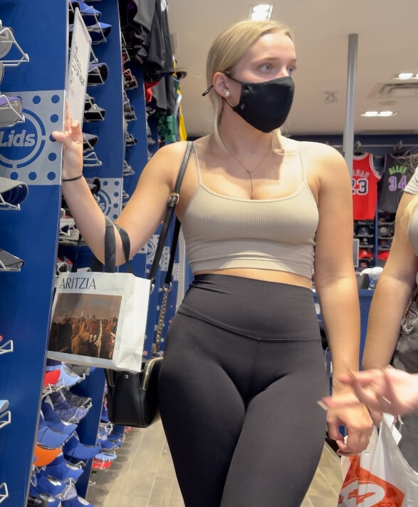 NON OC - Nice and tight thick girl In LULU Leggings - Spandex