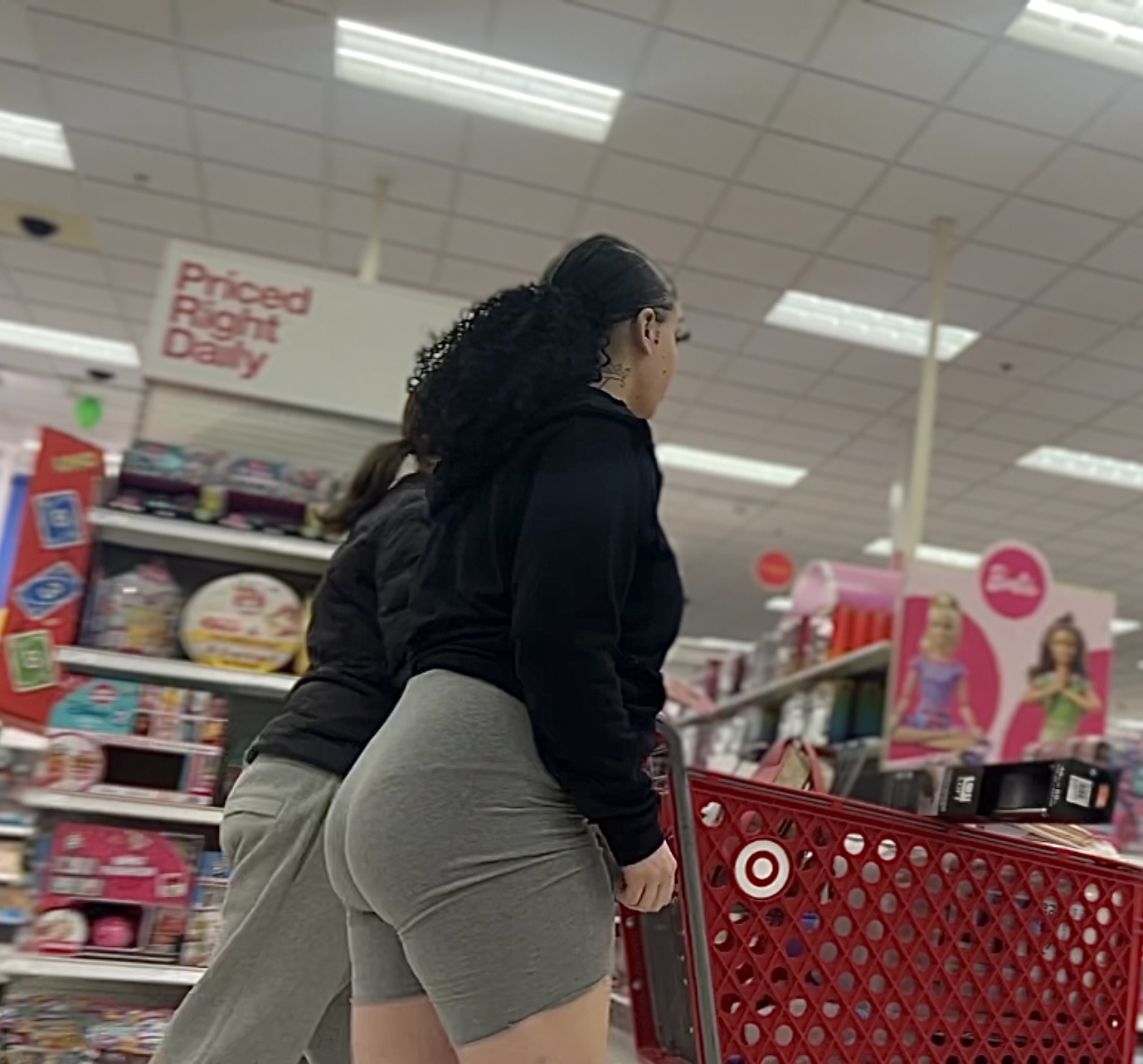 Thick pawg in grey spandex shorts 🔥 - Spandex, Leggings & Yoga Pants ...