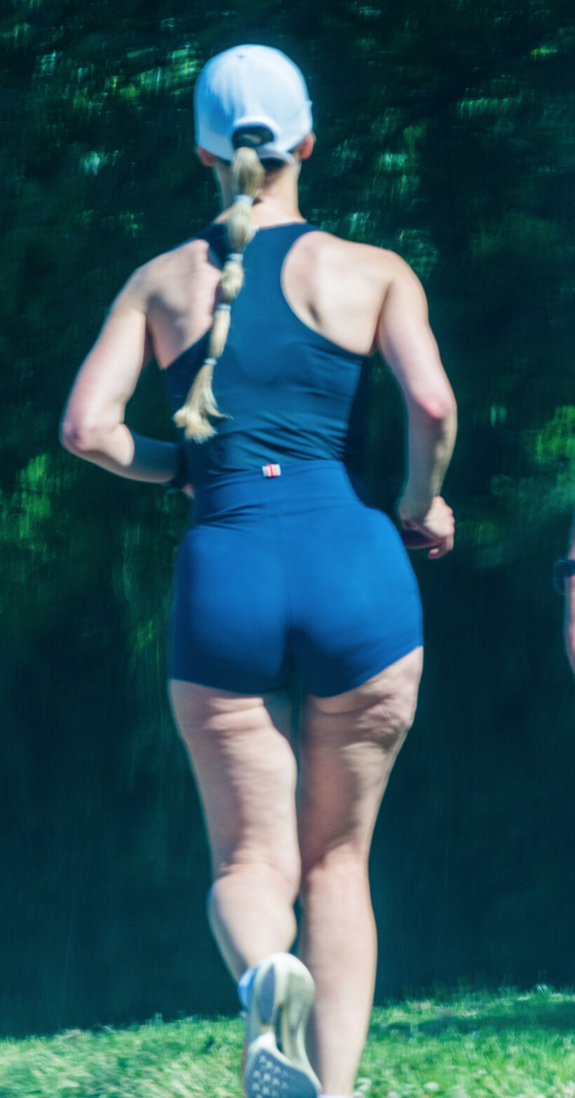 Thin blonde with a massive DONK. Those cheeks were clapping! - Short Shorts  & Volleyball - Forum