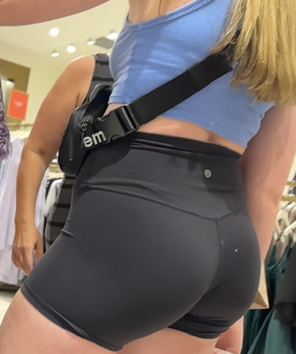 Yummy College PAWG In LULU Spandex Shorts🔥🔥(CamelToe And Face shot) - Short  Shorts & Volleyball - Forum