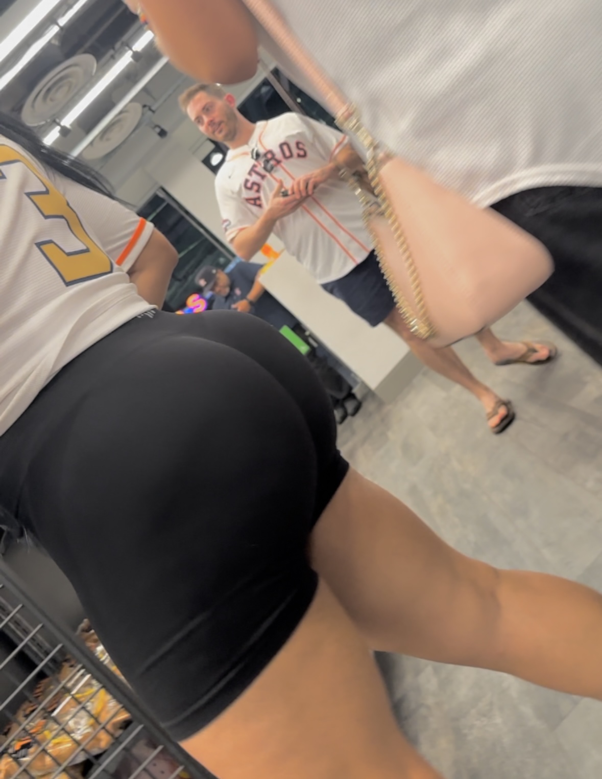 38 year old milf with a fat ass (OC) - Spandex, Leggings & Yoga Pants -  Forum