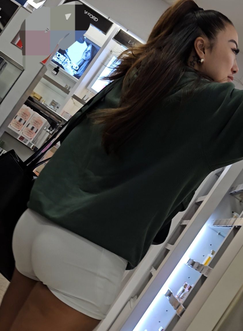 Juicy ass Asian in white short shorts. (Gif-video)😬😬 - Forum