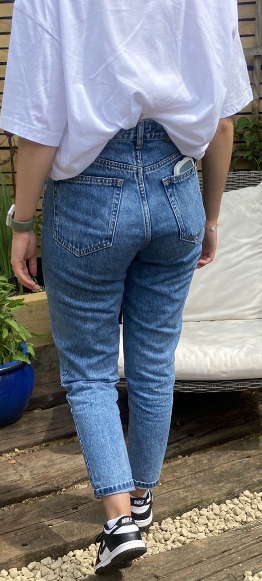 Garden centre cap of early twenties with perfect jeans ass - Tight
