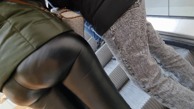 PhatBootyInLeatherPants_1_1