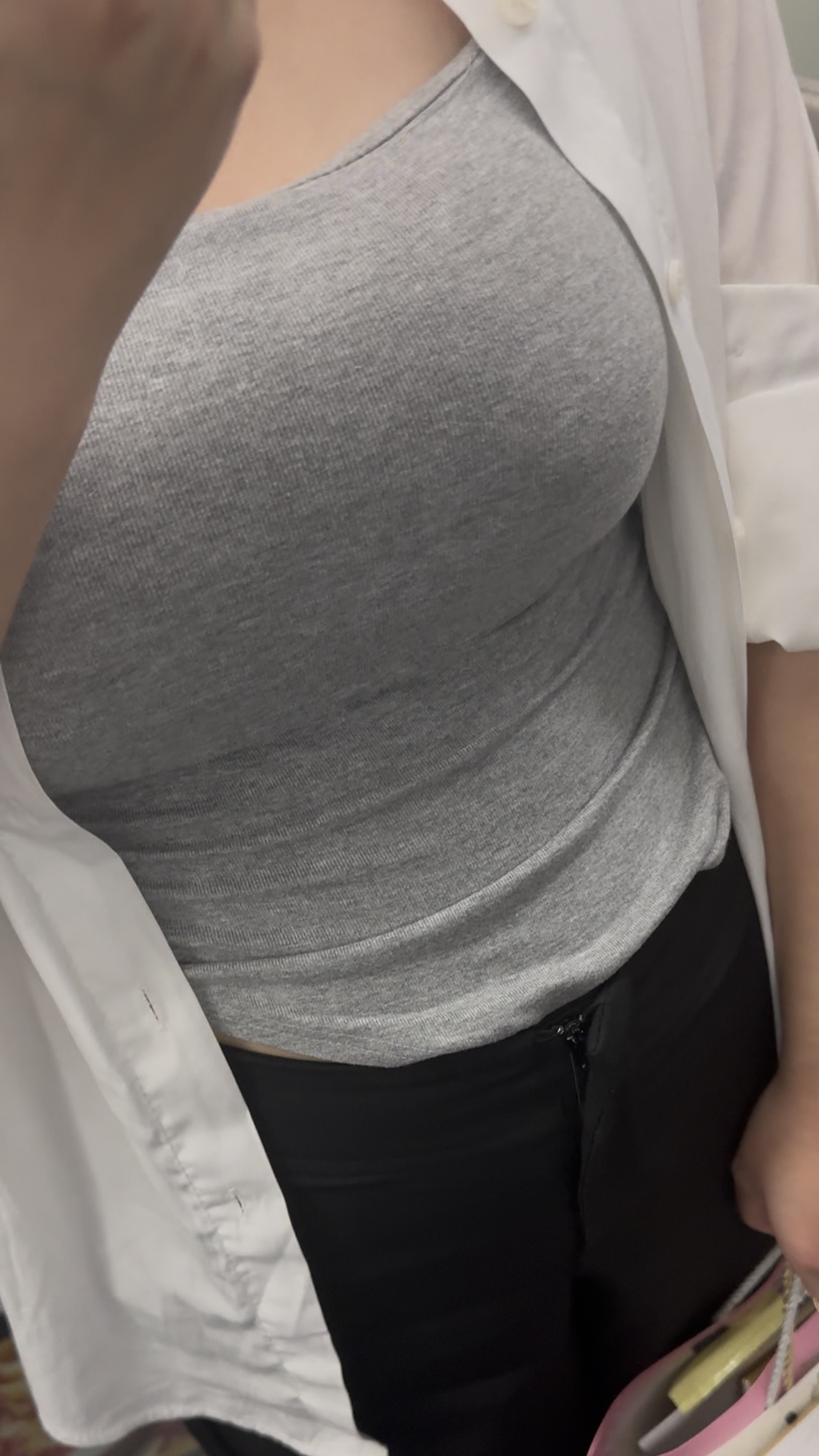 Cute Asian with juicy boob - boobs - Forum