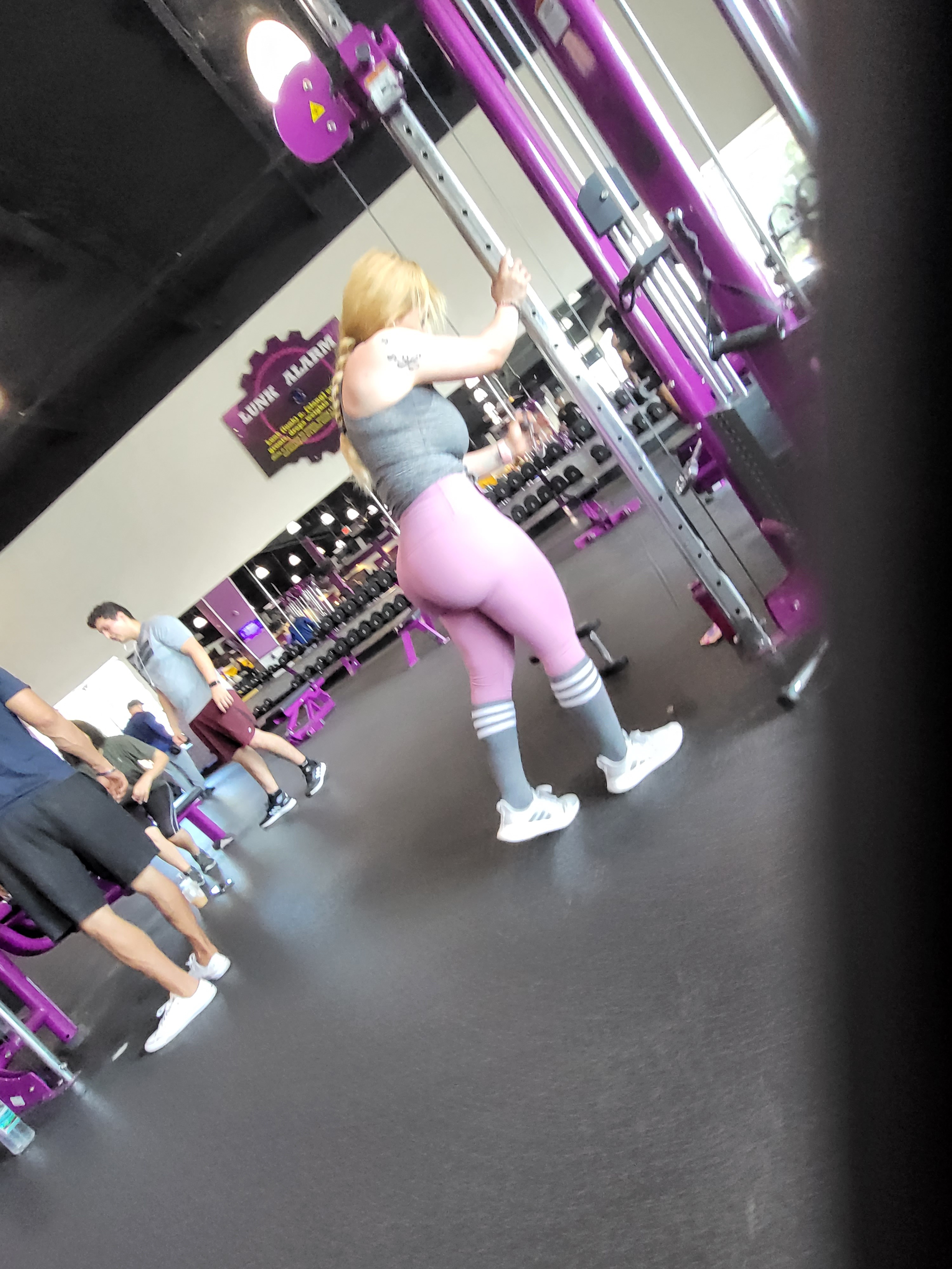 candid booty planet 