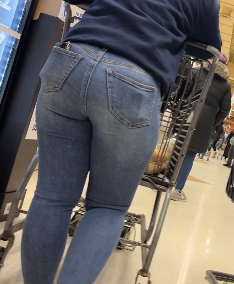 Dominican girl with nice ass in jeans - Tight Jeans - Forum