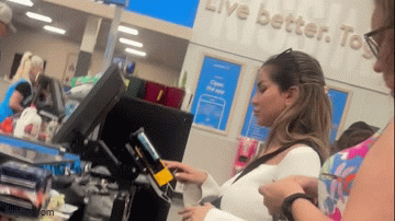 Sexy brazilian milf at Walmart - Tight Jeans - Forum