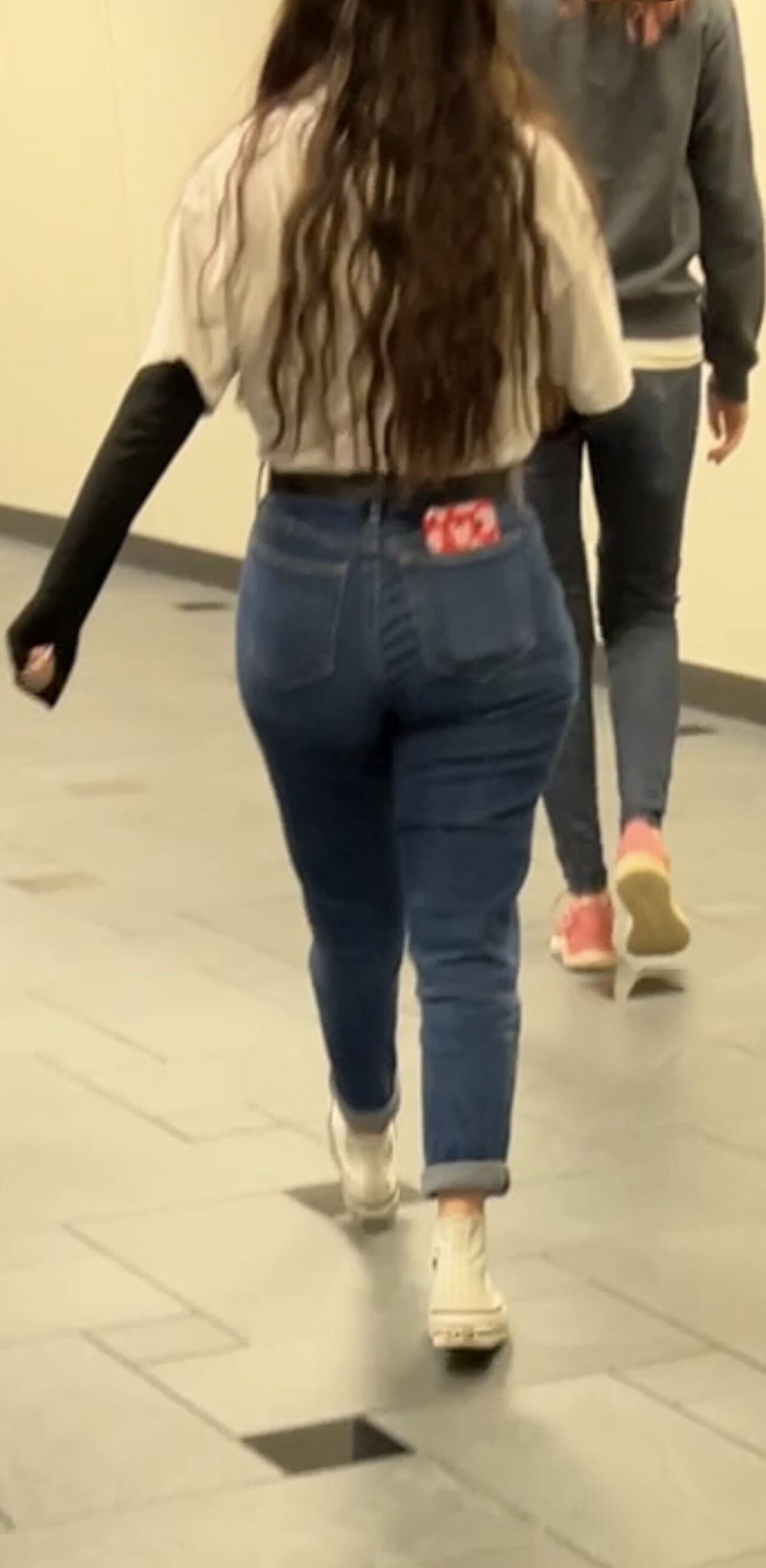 First post Slim Waist PAWG OC - Tight Jeans - Forum