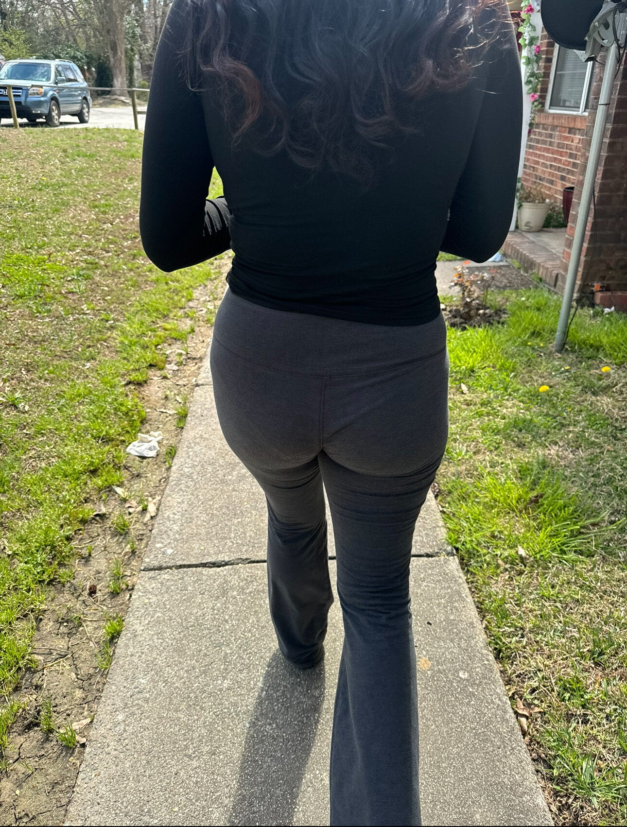 Mind blowing Slim thick Latina in leggings 🤯🤯 - Spandex, Leggings & Yoga  Pants - Forum