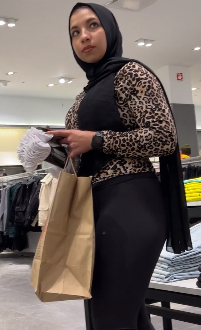 Incredible Arab HIJABI Ass In Leggings NOT OC Spandex Leggings Incredible Arab HIJABI Ass In Leggings NOT OC Spandex Leggings