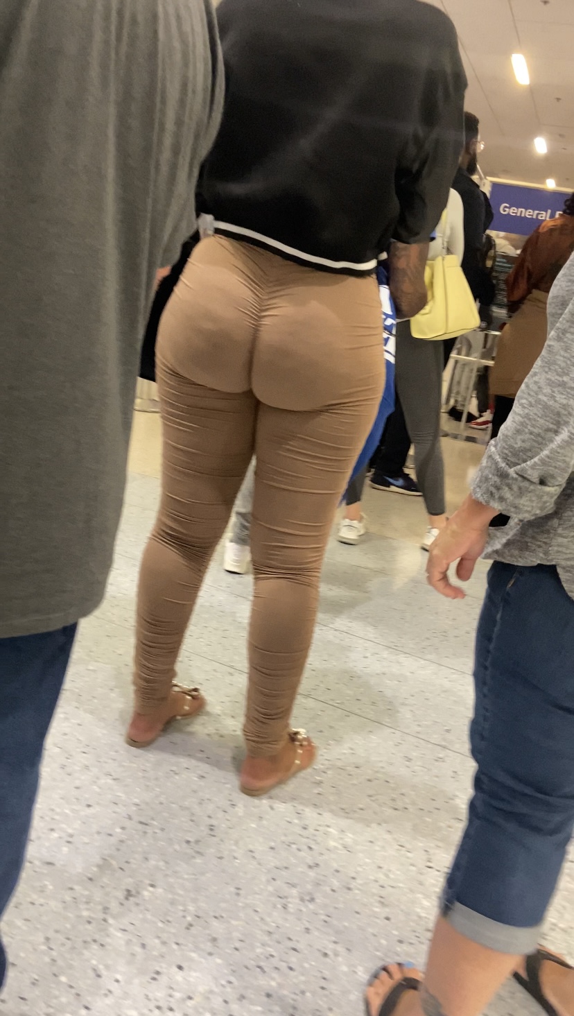 Light skin shorty With UNBELIEVABLE ASS (videos) - Spandex, Leggings & Yoga  Pants - Forum