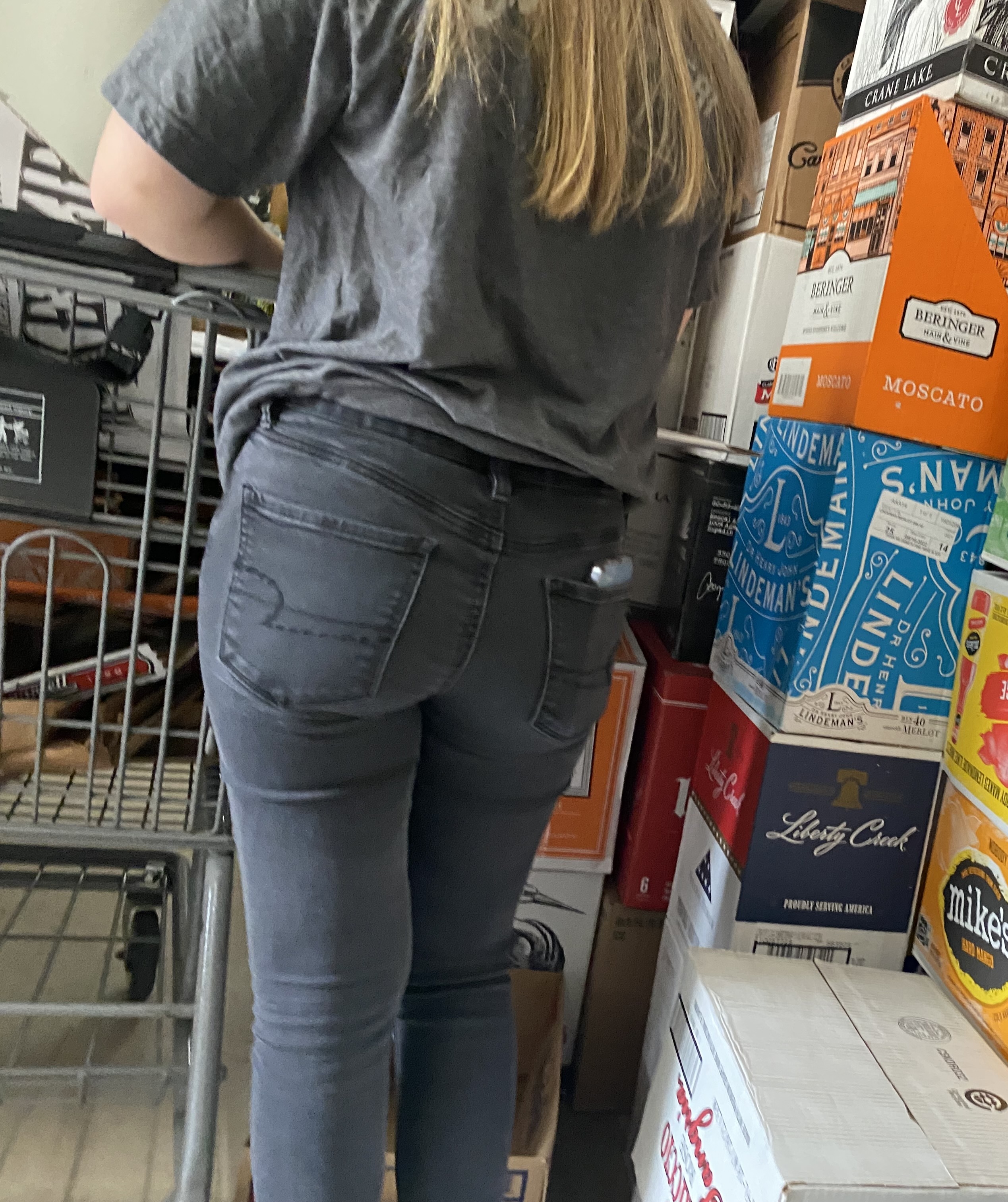 Cute Blonde in different color AE Jeans - Tight Jeans - Forum