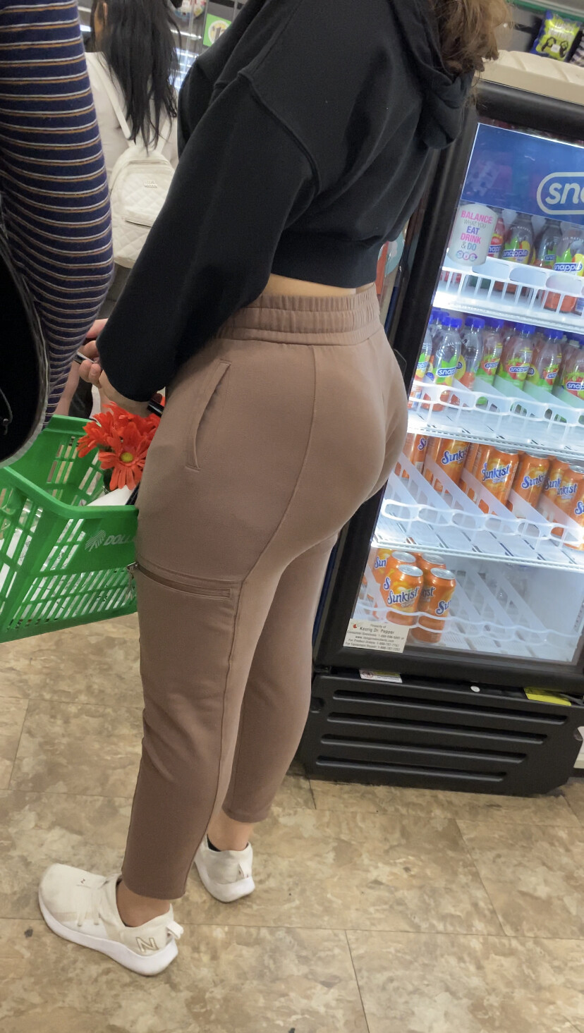 VTL bending over 🍑 **VIDEOS NOW ADDED** - Spandex, Leggings & Yoga Pants -  Forum