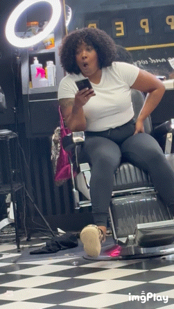 Cute Big Booty Ebony Stylist in Black Leggings (VPL,faceshots