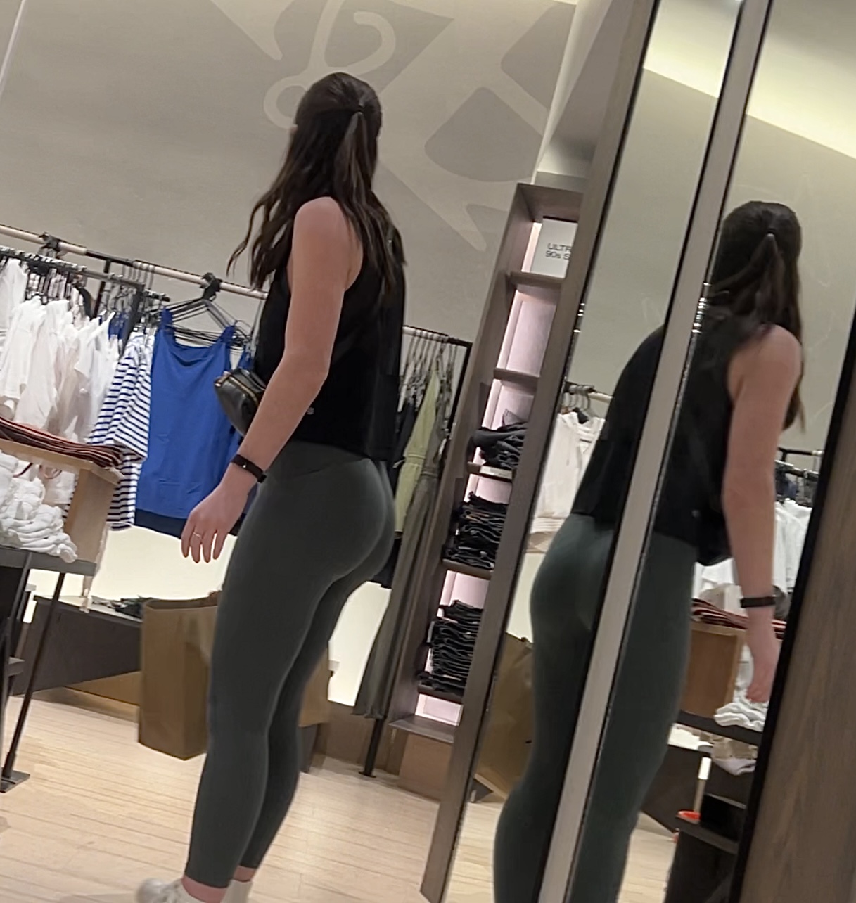 Olive green leggings at the mall Spandex, Leggings & Yoga Pants Forum