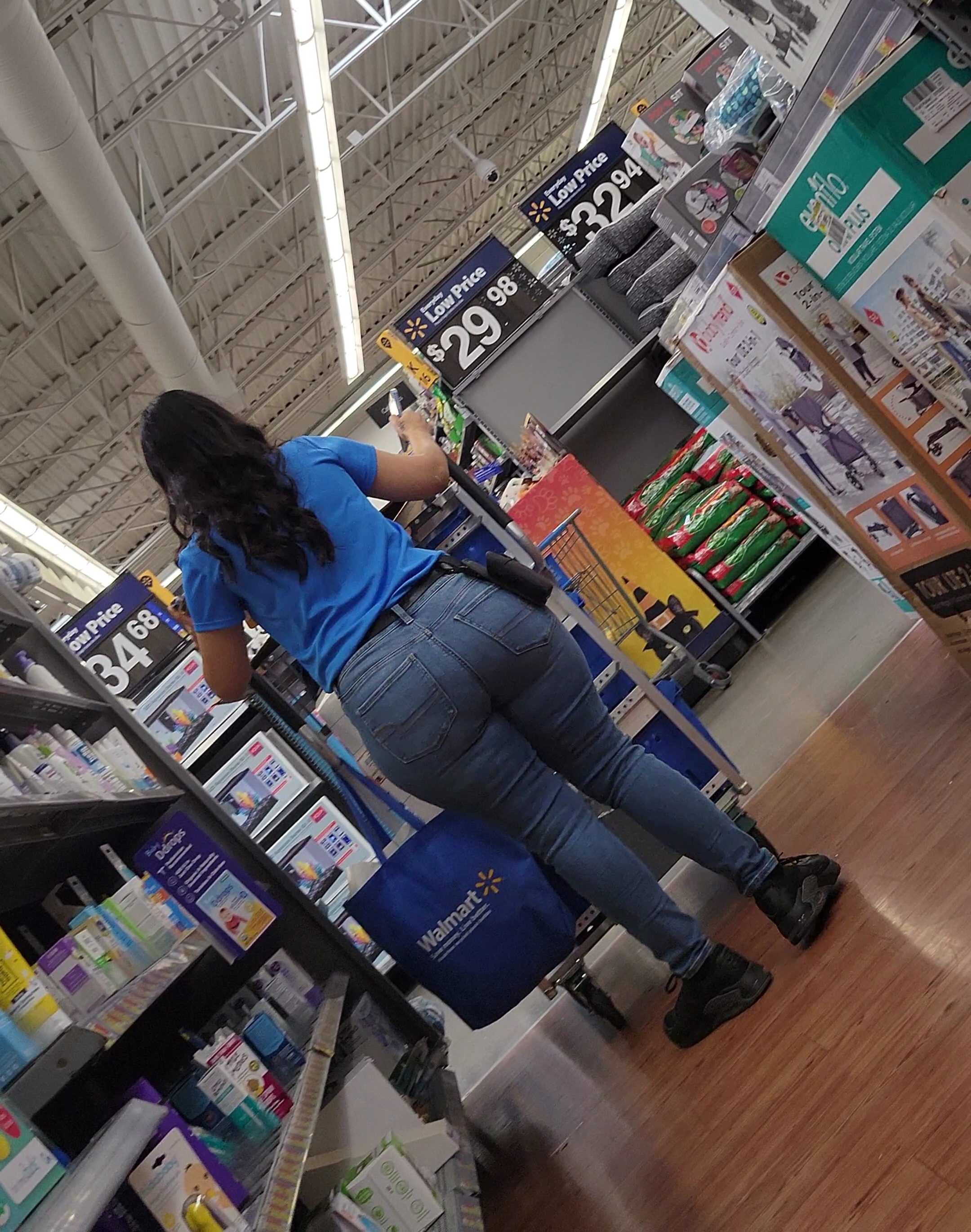 Wtf shes so thick! Tight Jeans Forum
