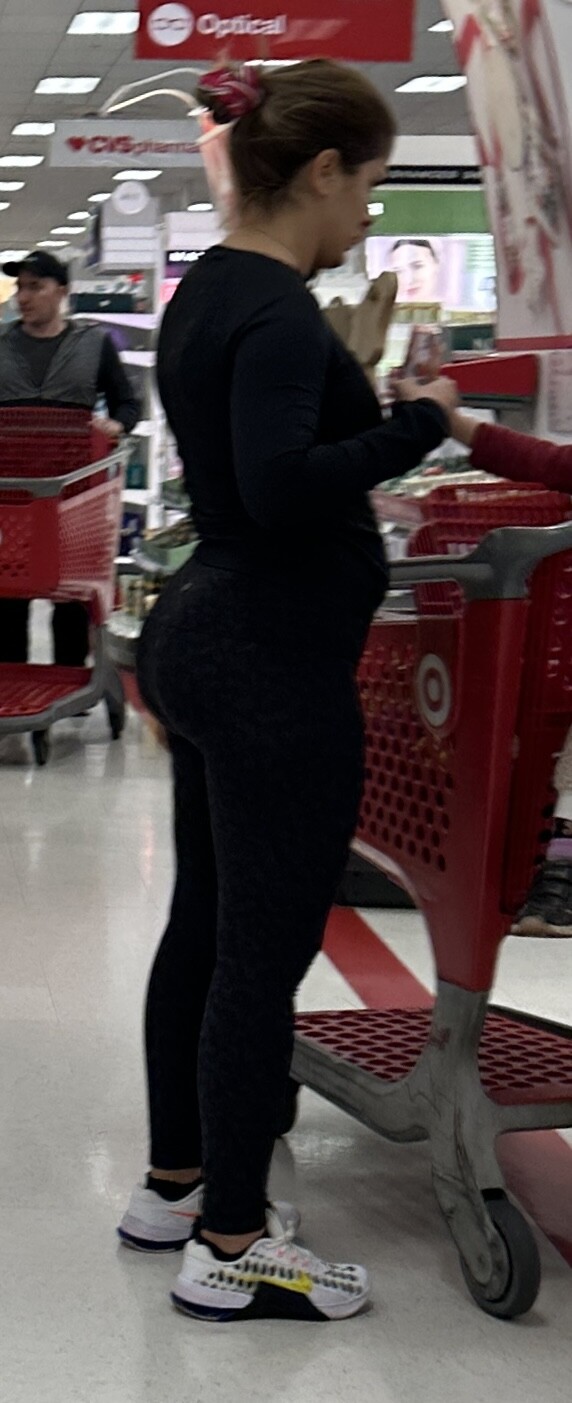 Sexy Latina Milf With The Greatest Ass Ever Spandex Leggings And Yoga Pants Forum 9003