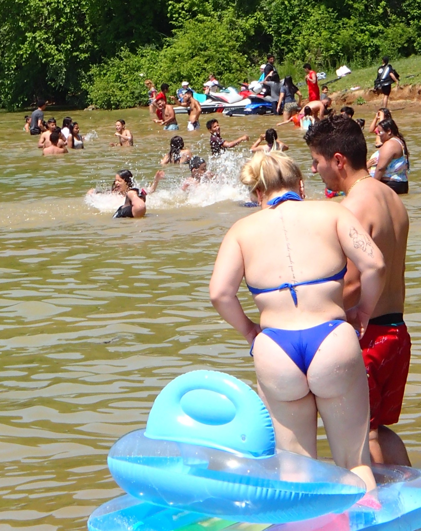 Pale white pawg in tiny bikini - Beach & Bikini - Forum