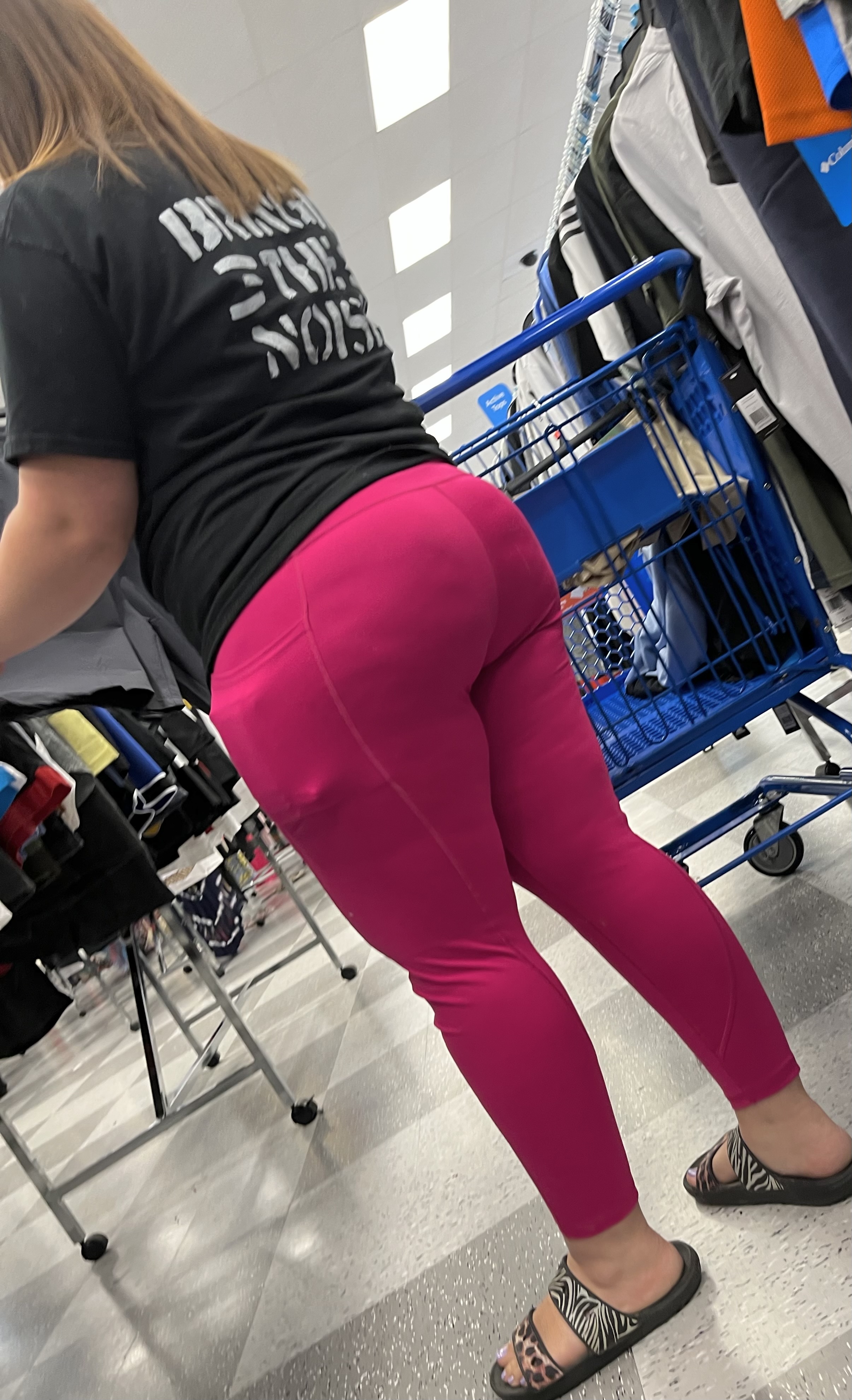 Lovely Thick Milf clothes shopping - Spandex, Leggings & Yoga Pants - Forum