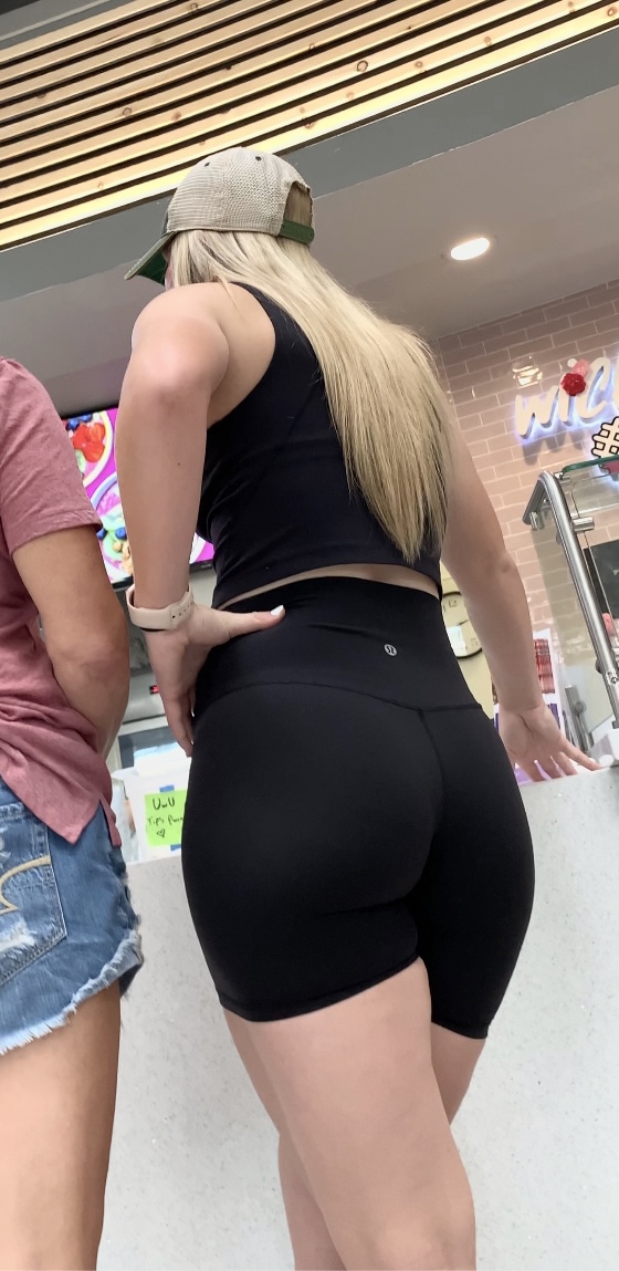 Yummy College PAWG In LULU Spandex Shorts🔥🔥(CamelToe And Face shot) - Short  Shorts & Volleyball - Forum