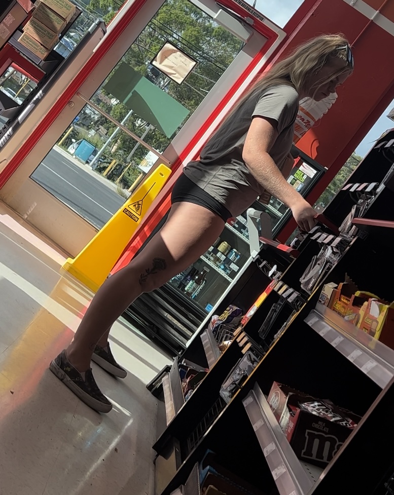 Blond Pawg at AutoZone Short Shorts & Volleyball Forum