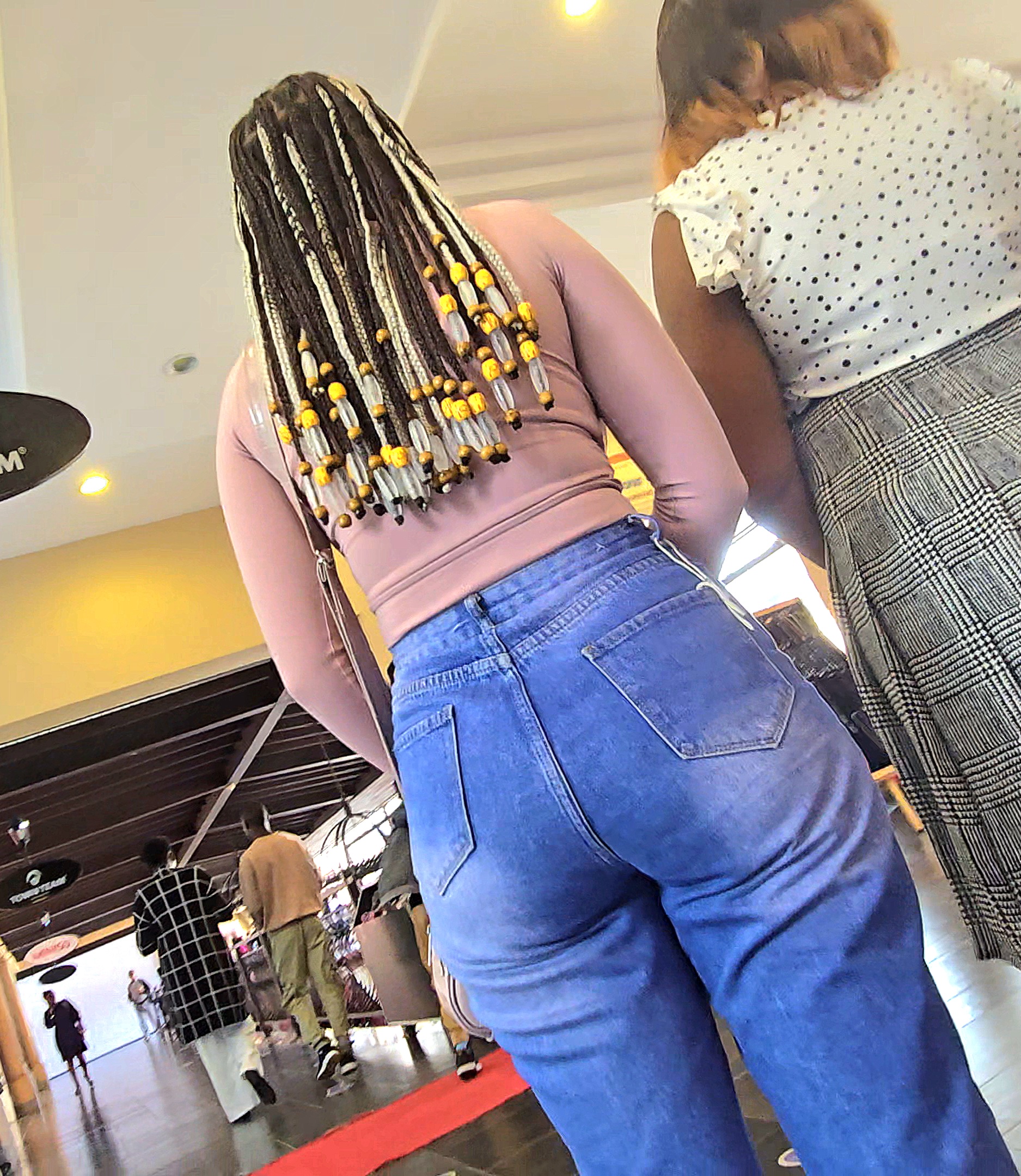 buns-on-display-oc-booty-forum