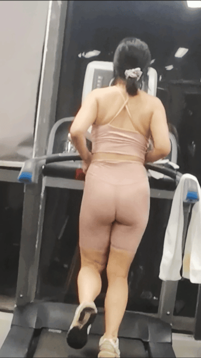 asian-girl-in-public-gym-2-oc-gifs-spandex-leggings-yoga