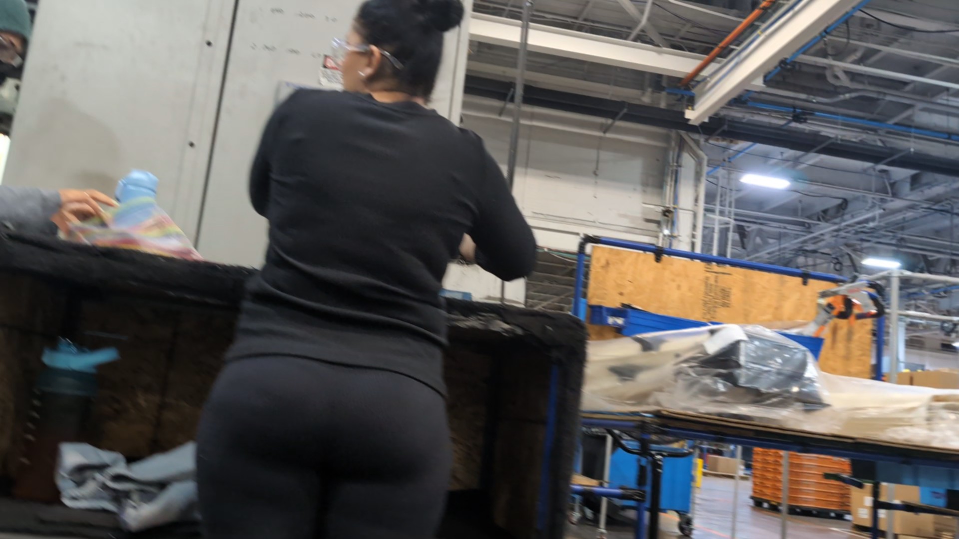 Thick ass mature Latina with cakes - Spandex, Leggings & Yoga Pants - Forum