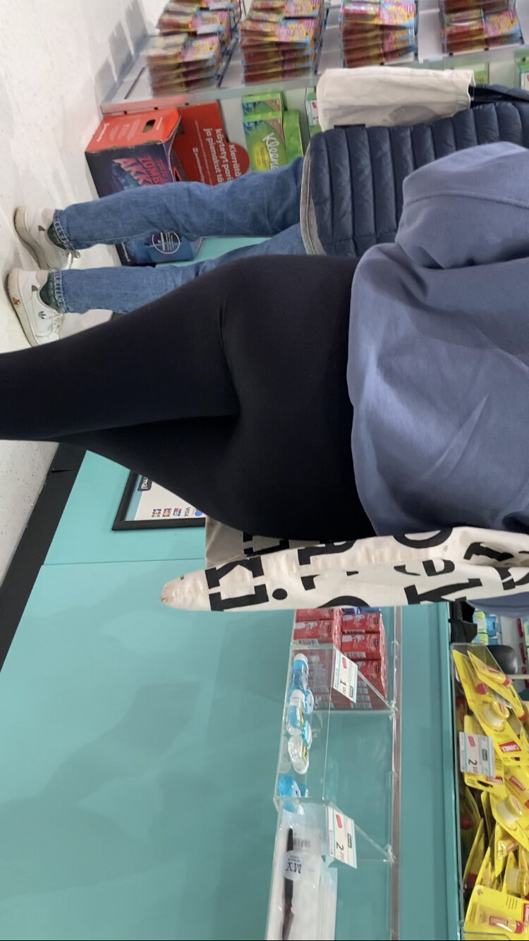 Sexy leggings at the mall Spandex, Leggings & Yoga Pants Forum