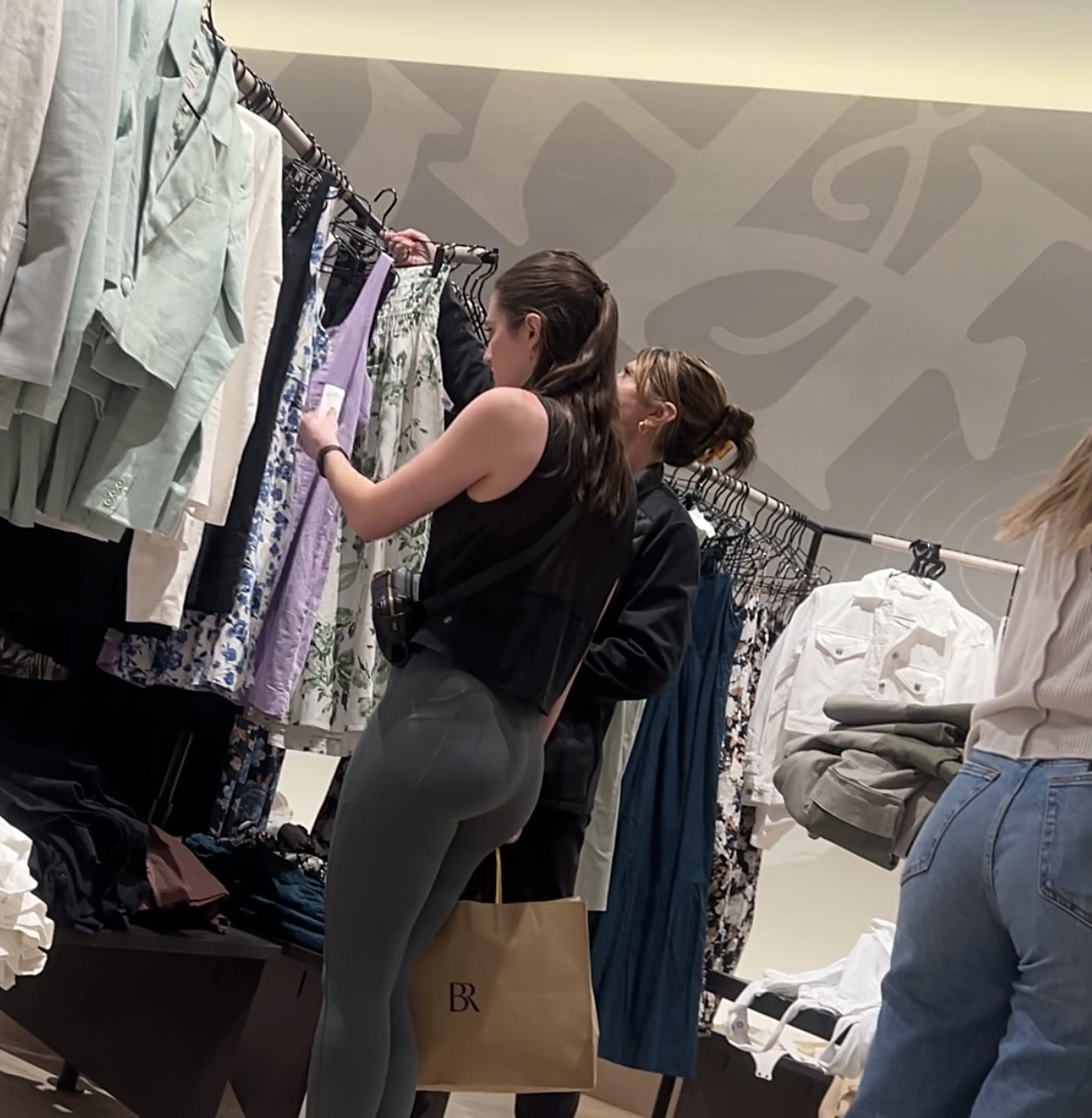 Olive green leggings at the mall Spandex, Leggings & Yoga Pants Forum