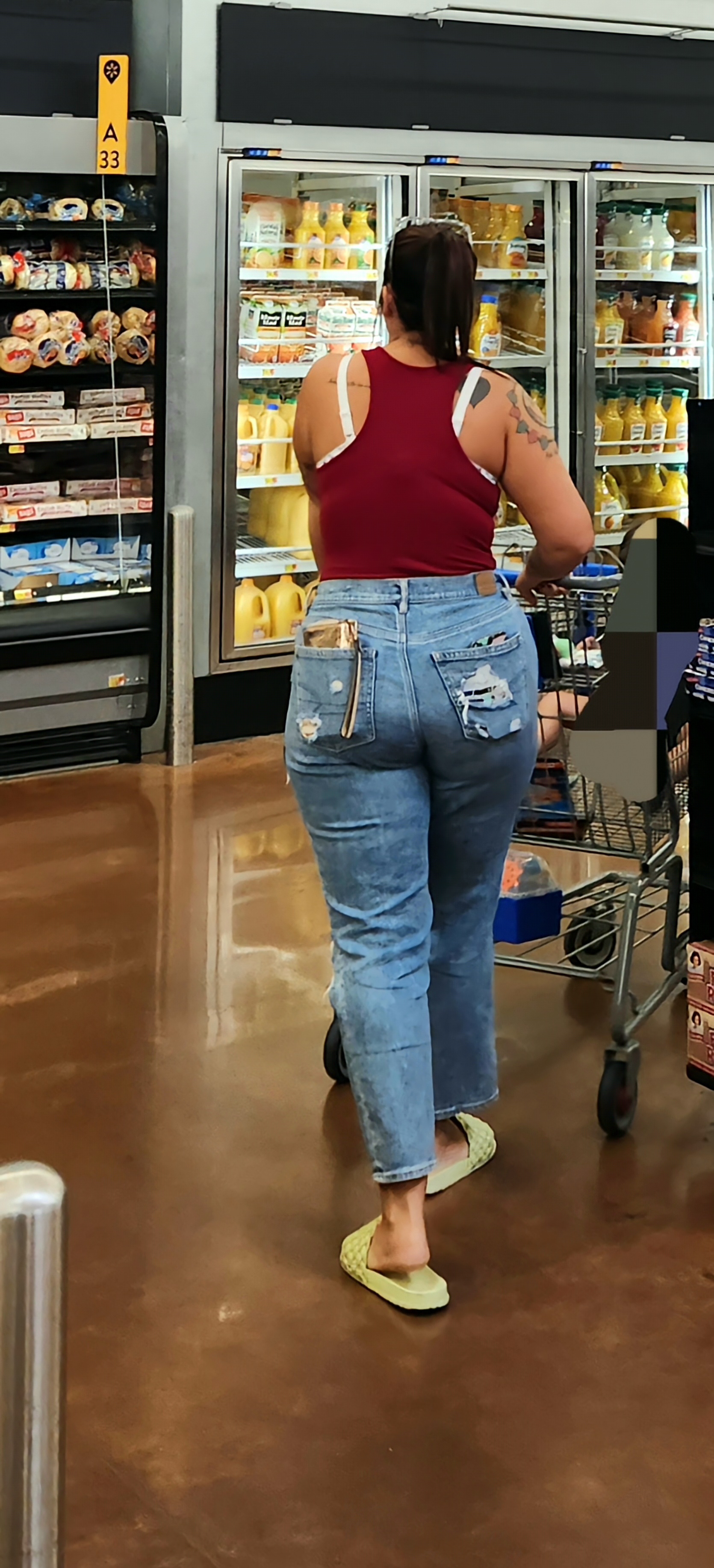 Wide hips Milf in jeans - Tight Jeans - Forum