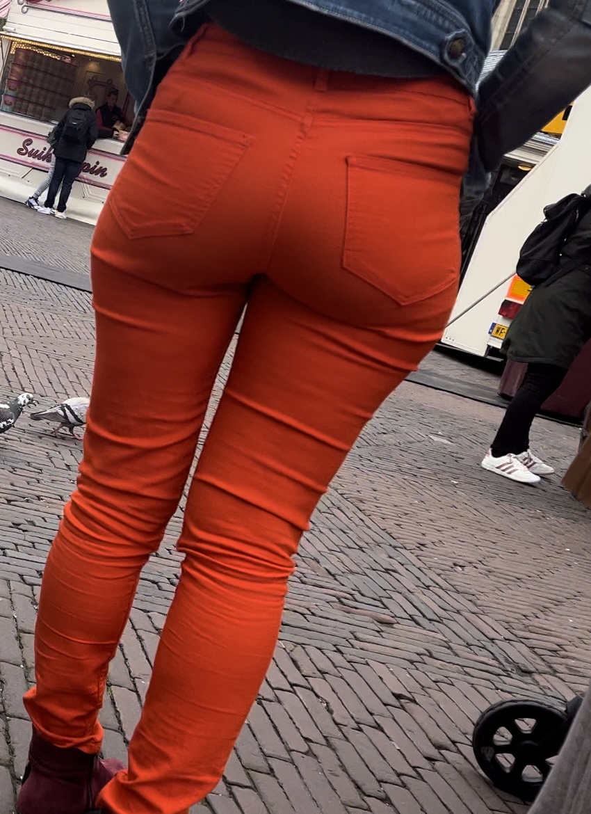 Very nice slim thick milf ass - Tight Jeans - Forum