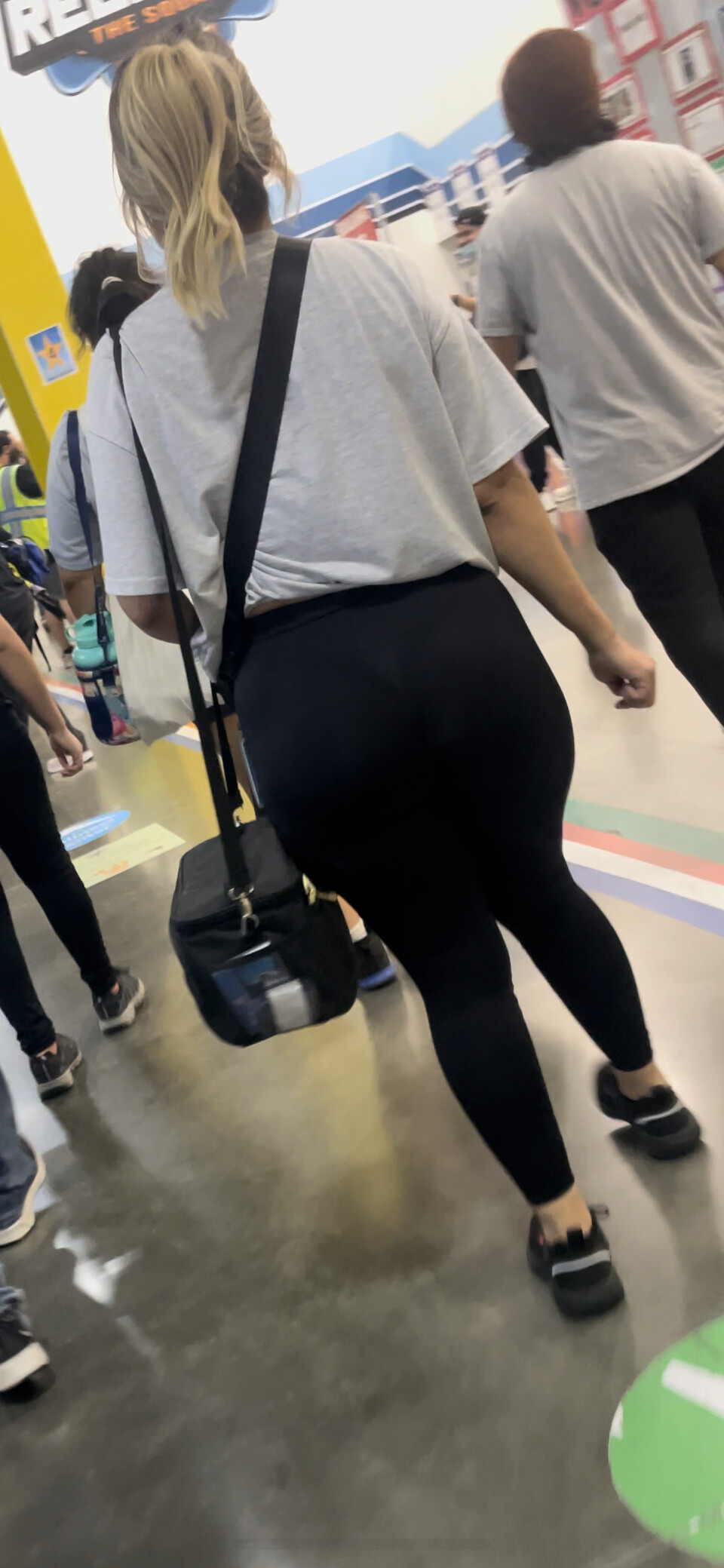 Latina Co Worker Again Big Fat Ass Spandex Leggings And Yoga Pants