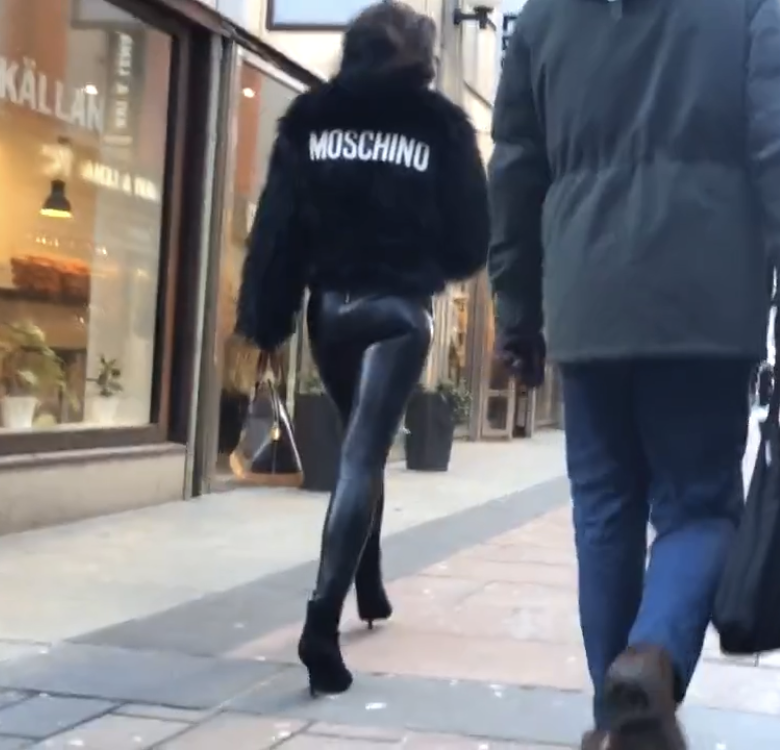 Milf in leather pants with back zipper has no clue a pervert is ...