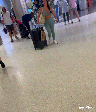 Baddie Latina with big tits & big ass at the airport ( OC , GIFs