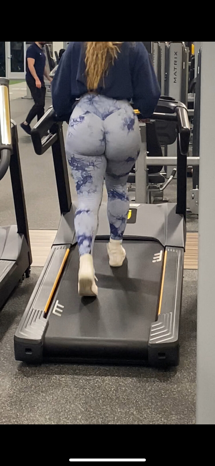Oblivious Pawg on Treadmill 😩🍑 - Spandex, Leggings & Yoga Pants - Forum