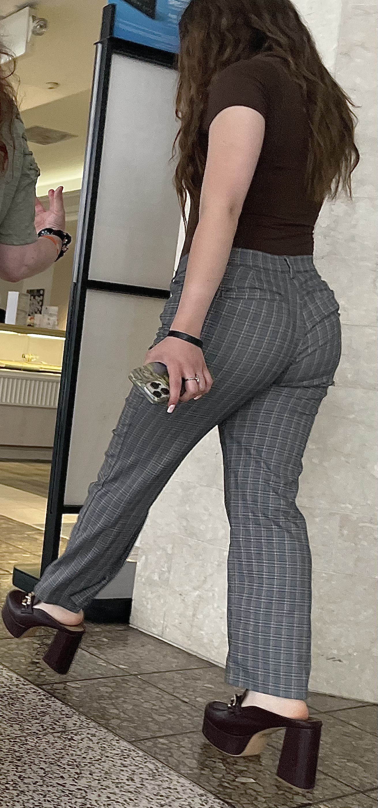 Gorgeous Pawg with Phat Bubble in Tight Dress Pants at Mall (face shots+gif)  - Tight Jeans - Forum