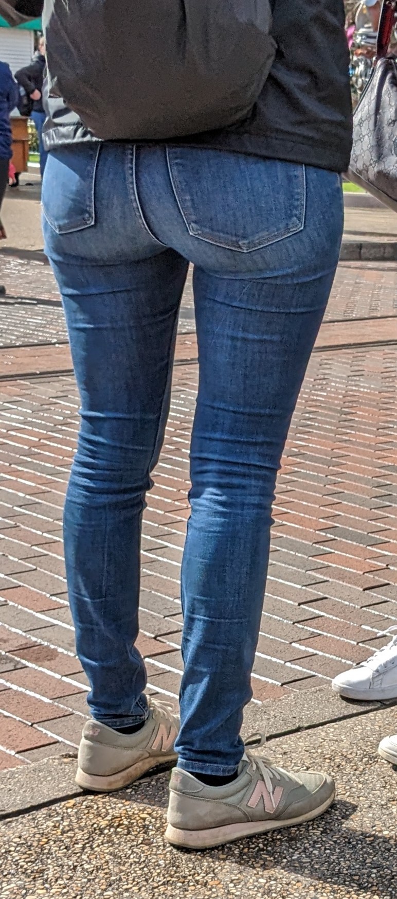 M!lf with thight blue jeans in amusement park (FR) - Tight Jeans - Forum