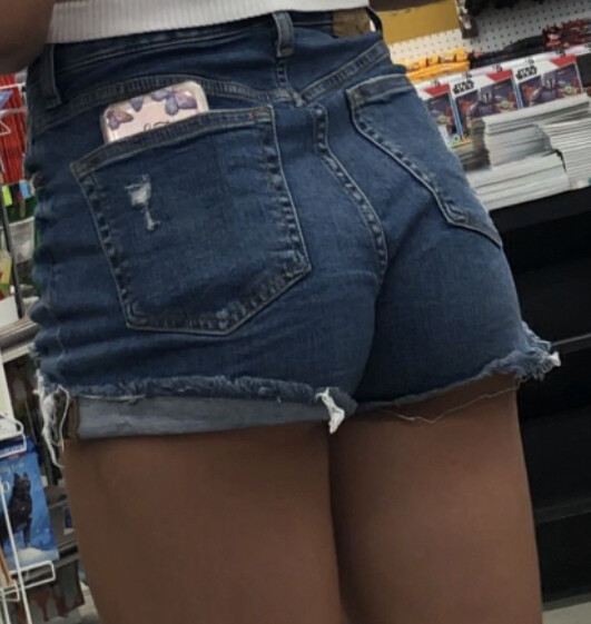 Sexy Latina Teen Ass