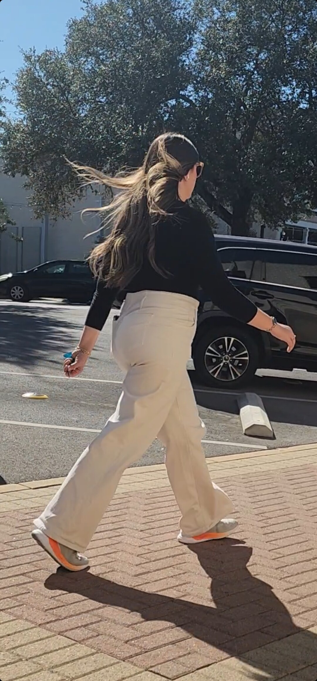 VPL Yellow Spandex Shorts at Photoshoot (MUST SEE) Spandex, Leggings & Yoga Pants Forum