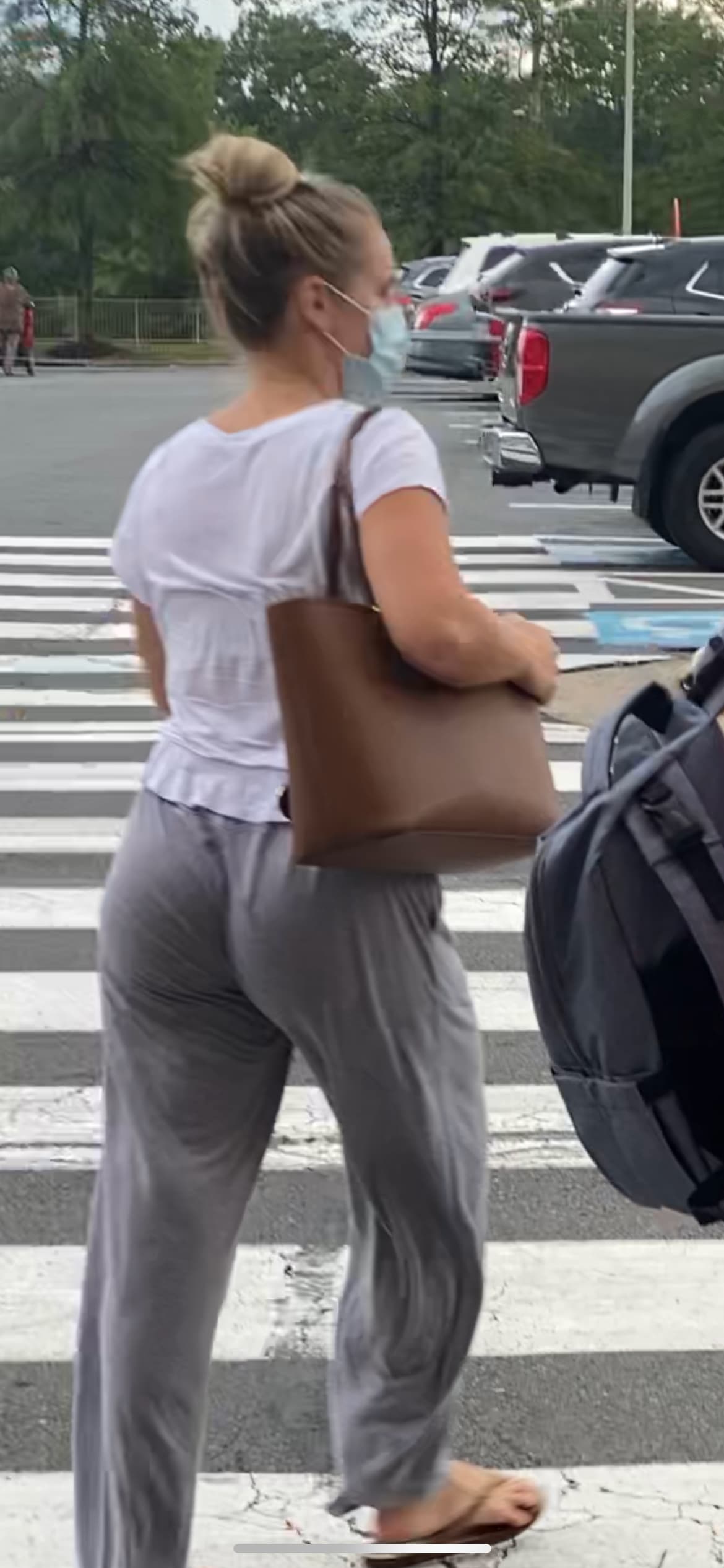 PAWG ass jiggle in loose sweats W/quick vid - ass - Forum