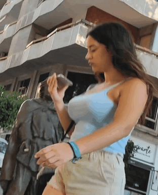 jumping boobs GIF - Picture
