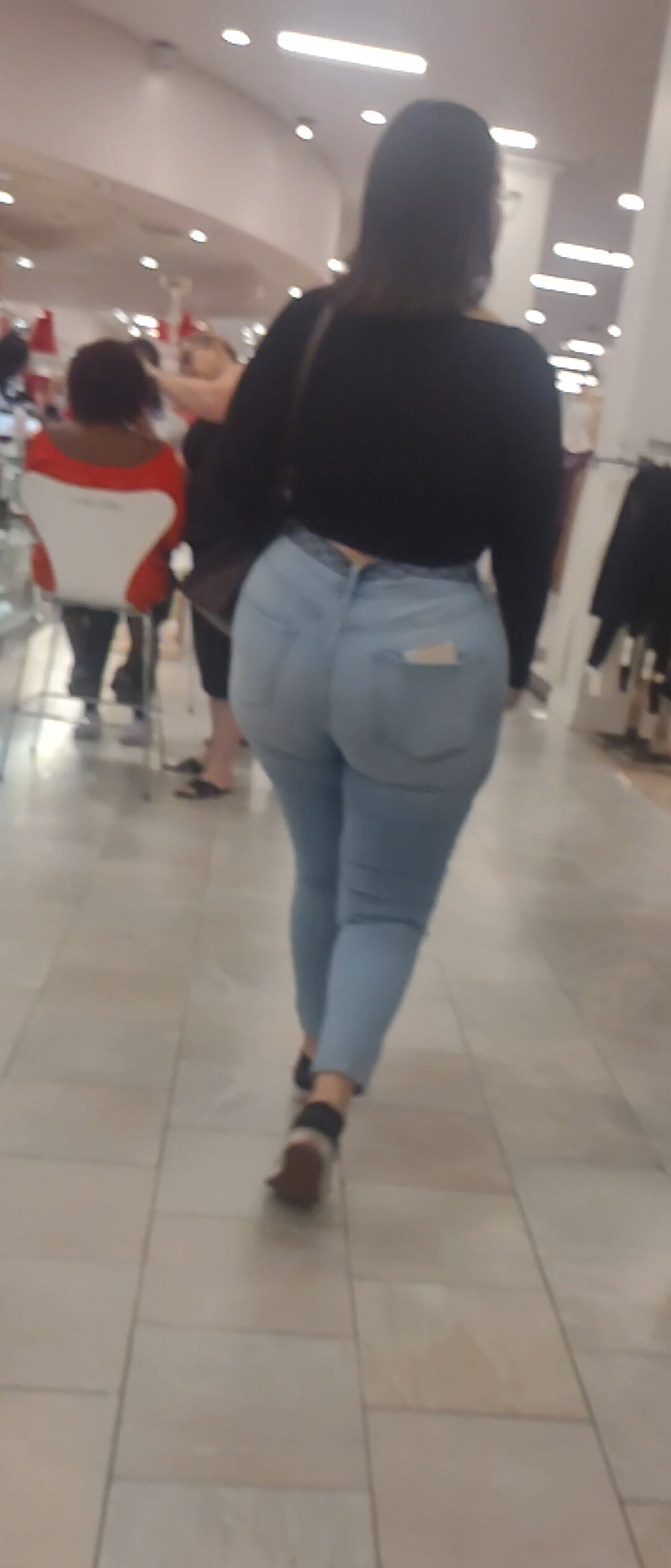 Stupid thick Latina fills jeans - Tight Jeans - Forum