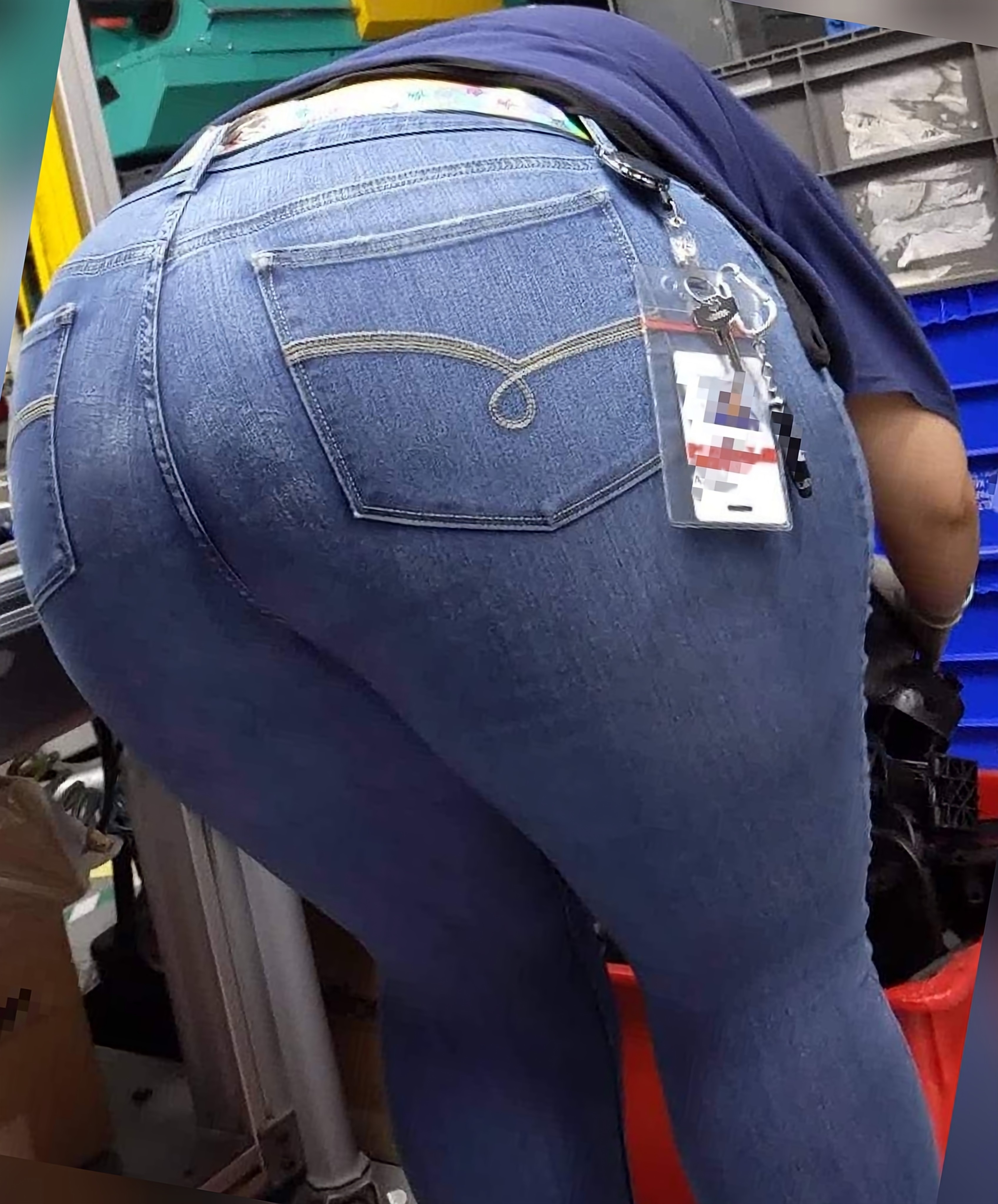 Wide hipped Latina milf ass in jeans - Tight Jeans - Forum