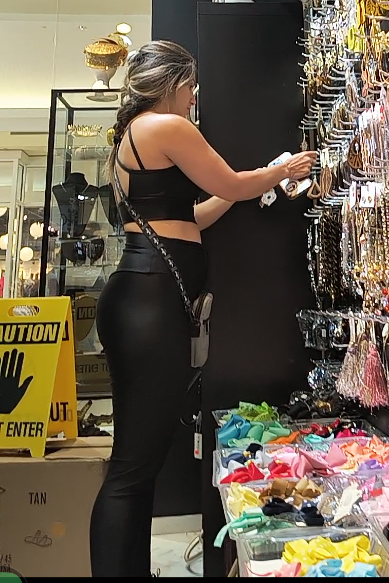 2 sexy Latina milfs shopping - Spandex, Leggings & Yoga Pants - Forum