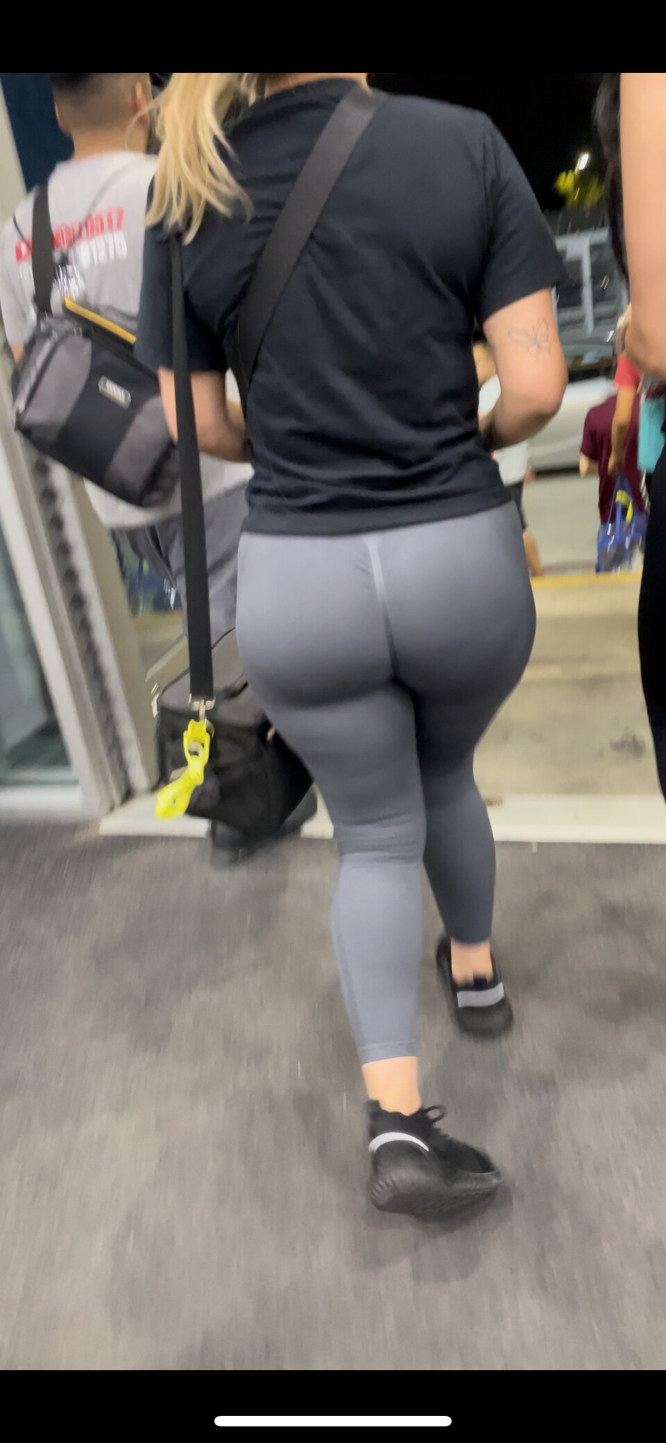 Latina with a Fat and lickable ass! - Spandex, Leggings & Yoga Pants ...