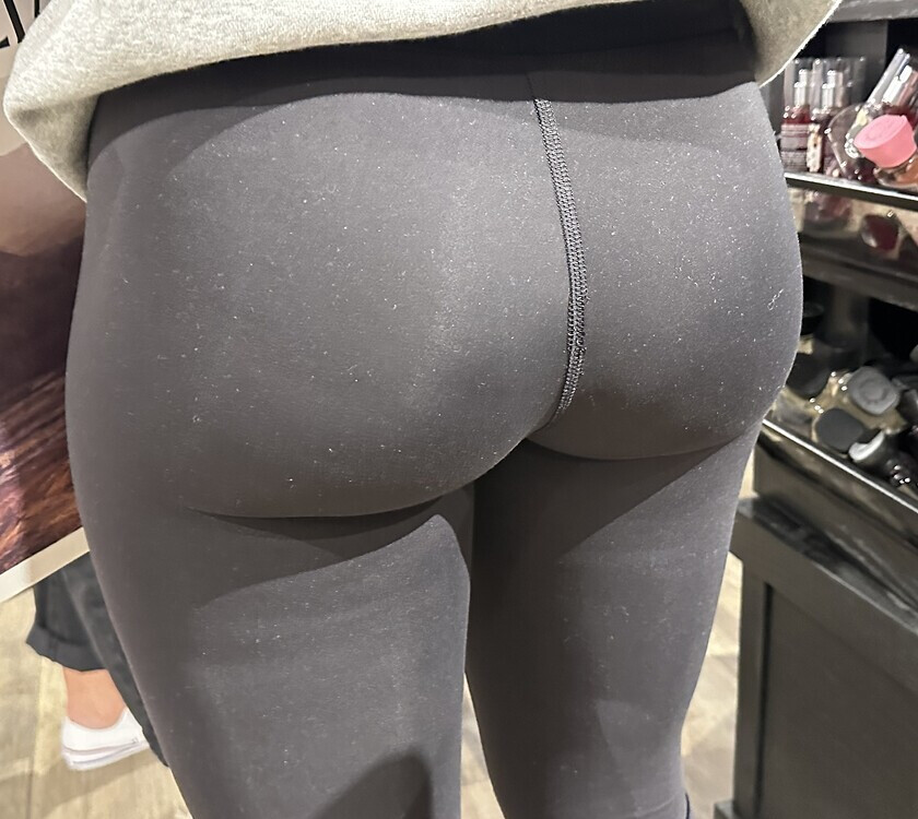Nice And Juicy Bubble Butt On College Girl In tight Leggings (Lots Of  CloseUps) - Spandex, Leggings & Yoga Pants - Forum